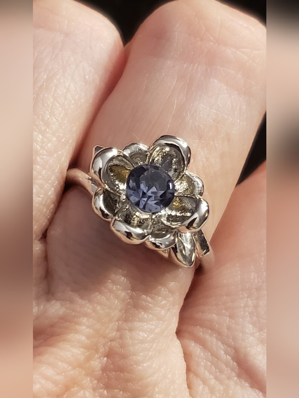 NEW Tanzanite Flower Setting Fashion Ring, Silvertone, Size 7, Blue Purple Stone